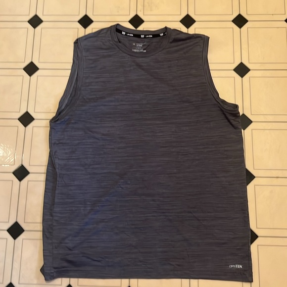 🎽 Bundle of 2 grey sleeveless athletic shirts size Large EUC - Picture 3 of 6